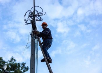 Вітання з Днем зв’язку: слова вдячності працівникам галузі