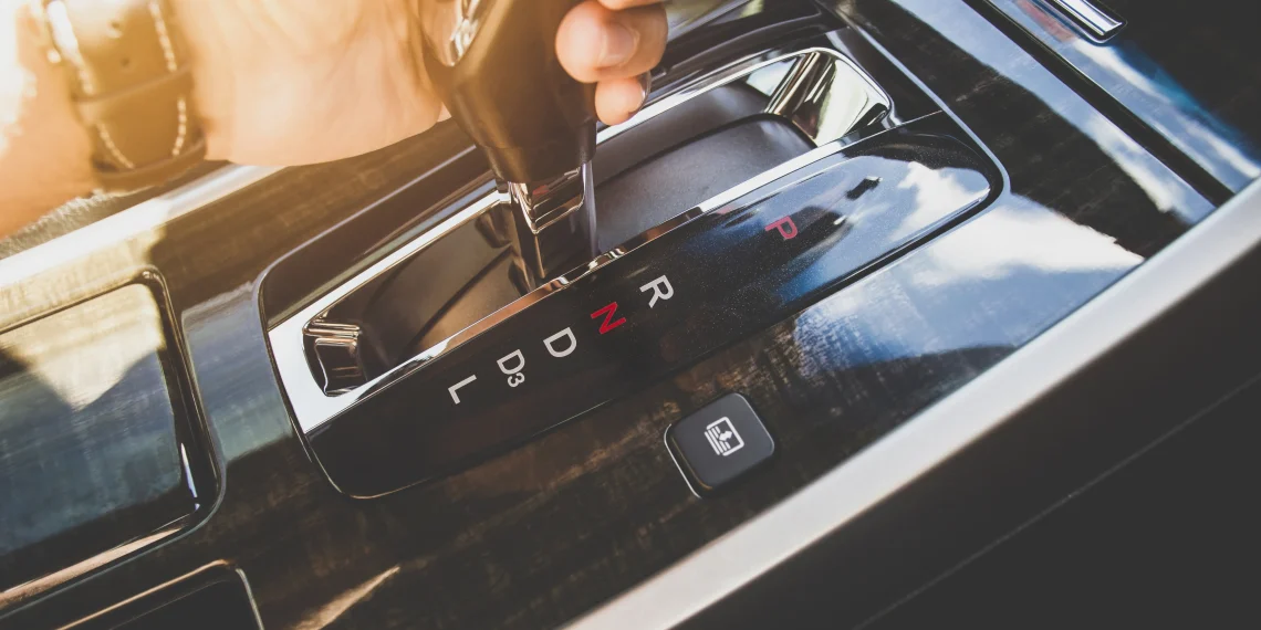 Чи можна їхати на нейтральній передачі: пояснення для водіїв