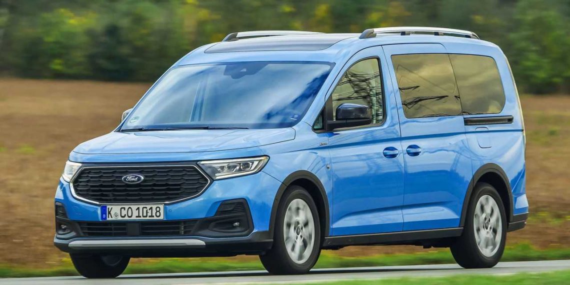 Ford Grand Tourneo Connect: вместимость, практичность и обзор салона