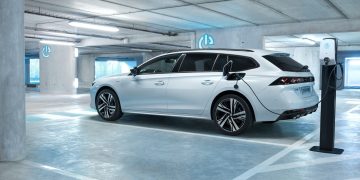Peugeot 508 Hybrid: распространенные проблемы и опыт владельцев